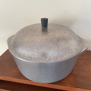 Vintage Club Aluminum Hammered‎ 4.5 qt Stock Pot w/ Lid (Hammercraft Style)
